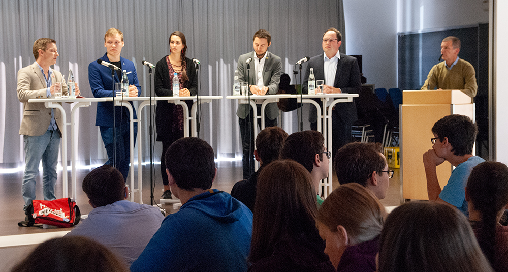 Unter der Moderation von Christian Günzel (v.r.) diskutierten Hans-Peter Deifel, Michael Deller, Jasmin Faulstich, Vincent Hogenkamp und Stefan Hemmann.